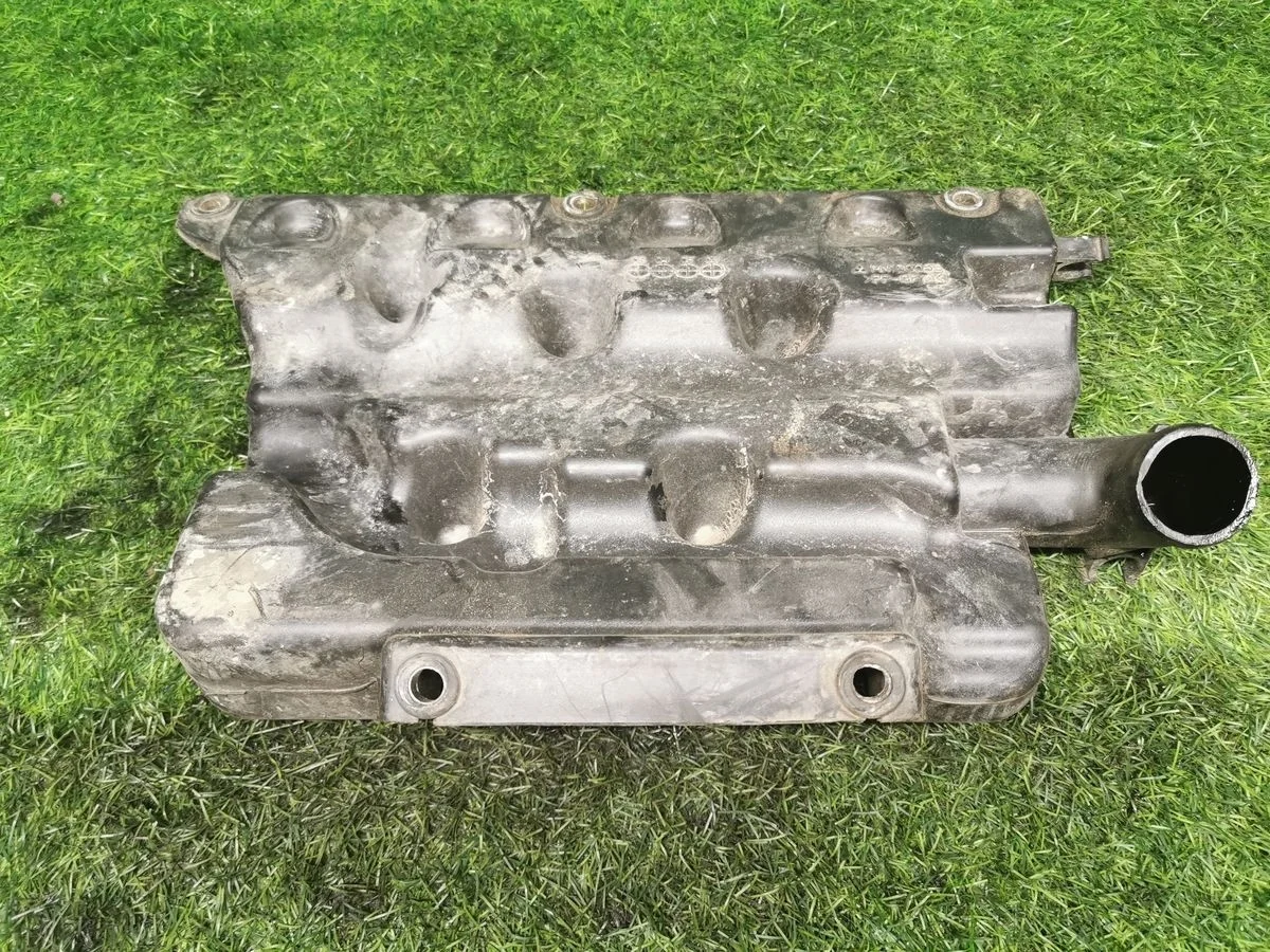 Резонатор воздушного фильтра Mitsubishi Outlander