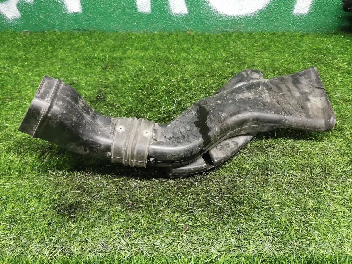 Патрубок воздушного фильтра Mitsubishi Outlander 2