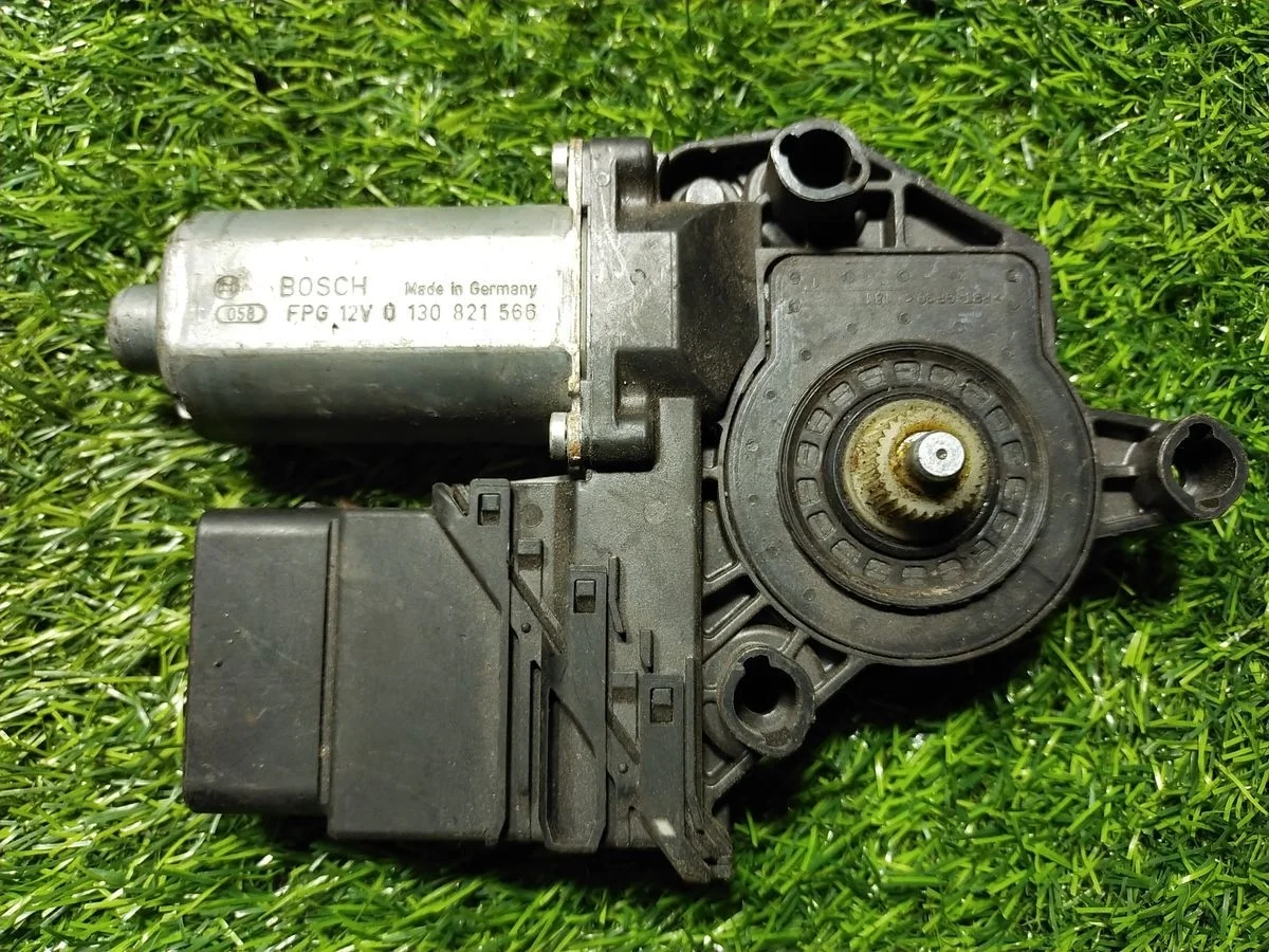 Мотор стеклоподъемника Skoda Octavia (A5) II