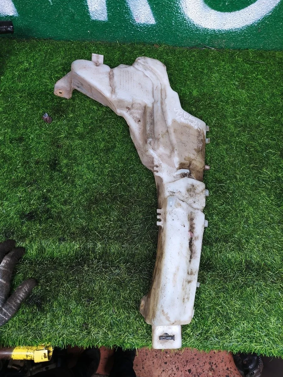 Бачок омывателя лобового стекла Ford Focus 2