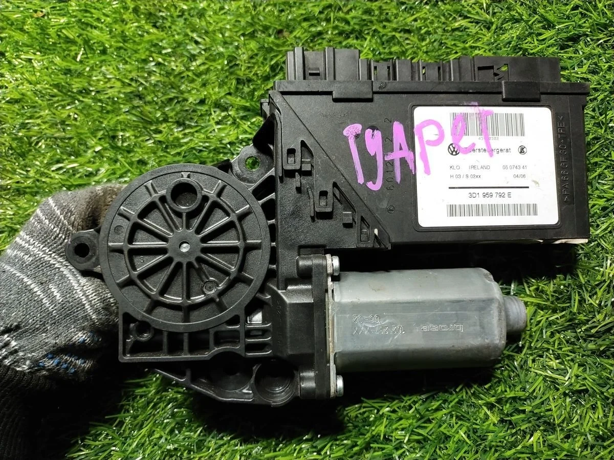 Моторчик стеклоподъемника Volkswagen Touareg I