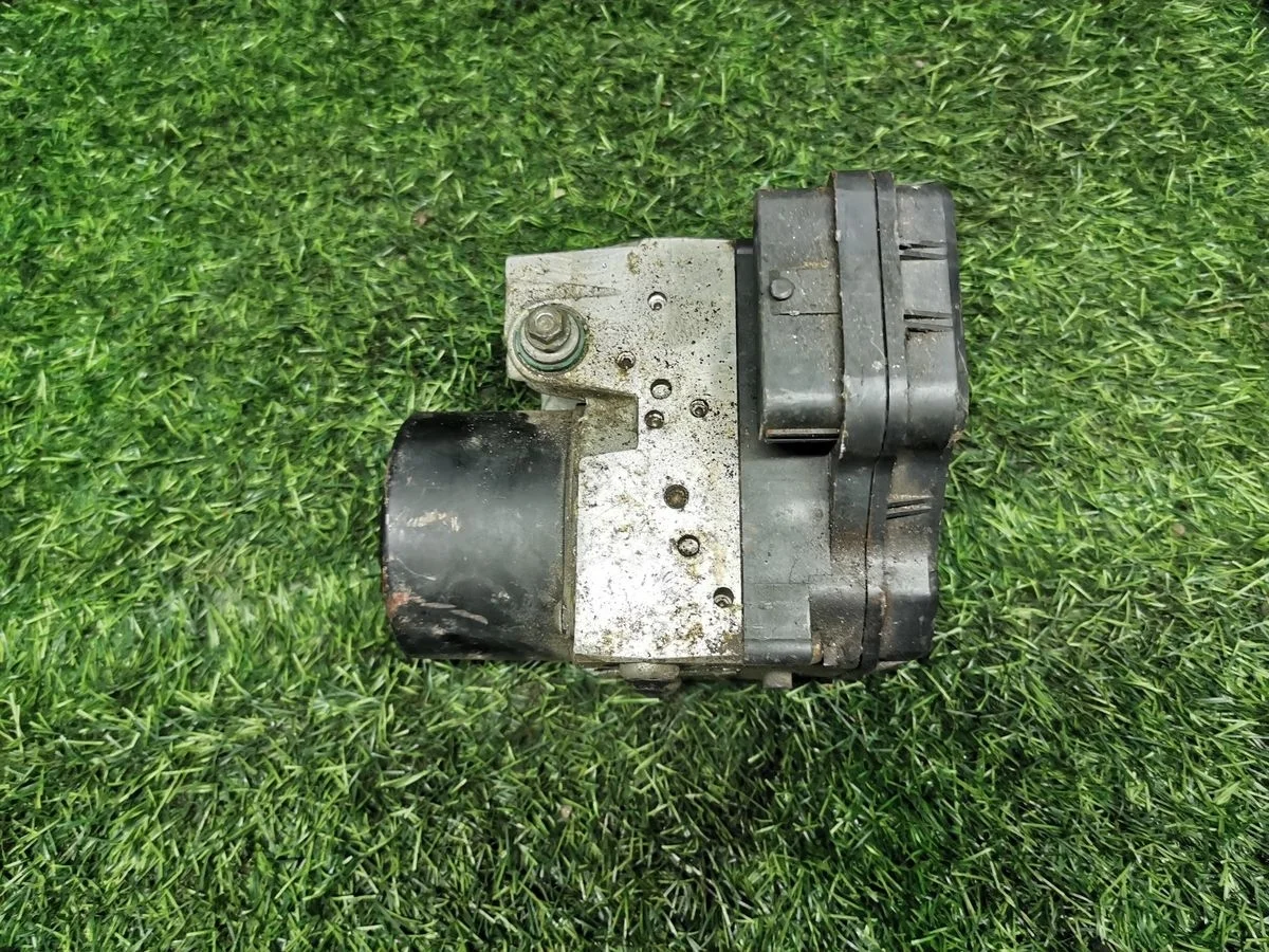 Блок ABS Toyota RAV4 (XA30) III