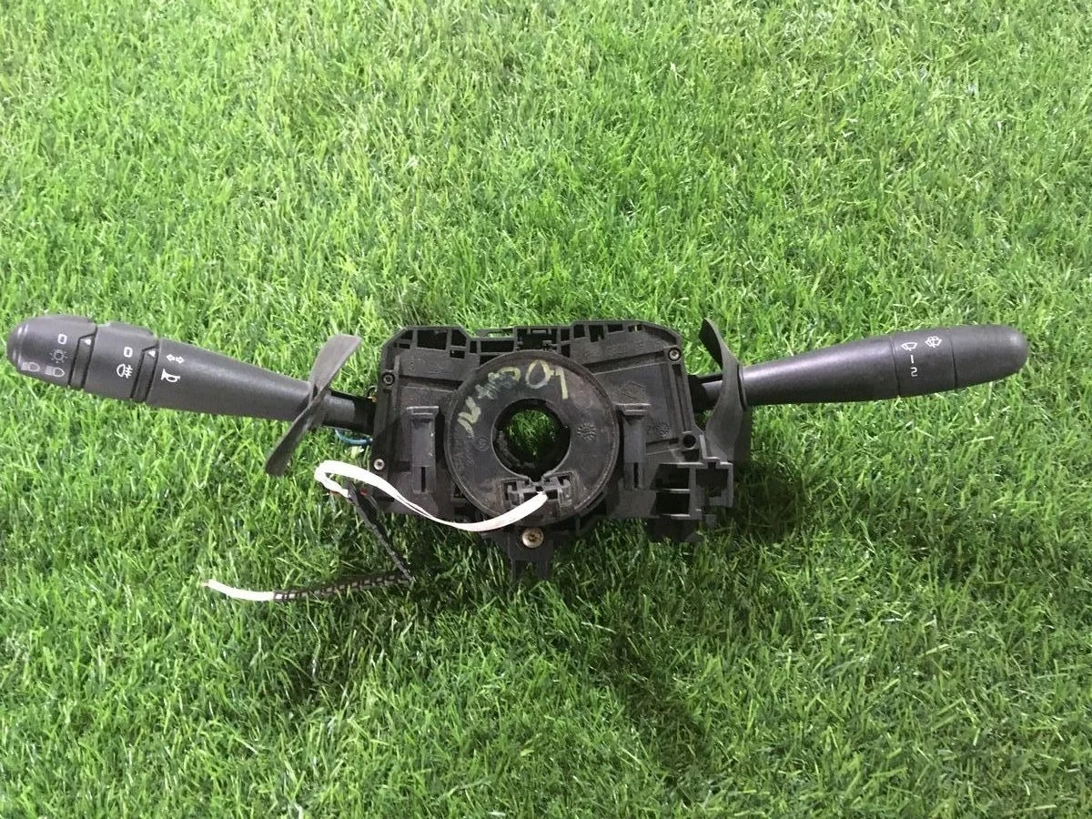 Подрулевой переключатель дворниковRenault Logan