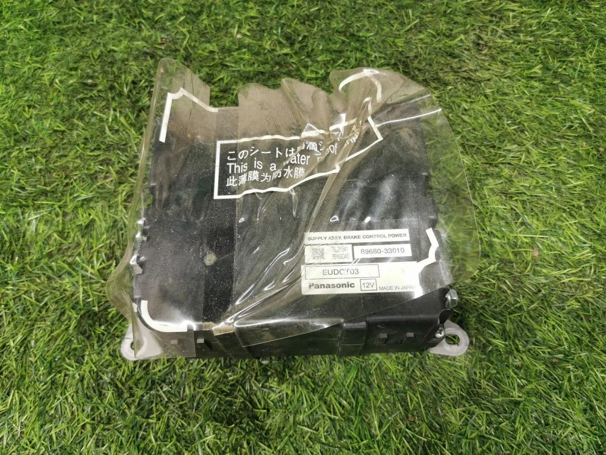 Блок управления тормозной системой Lexus LS460