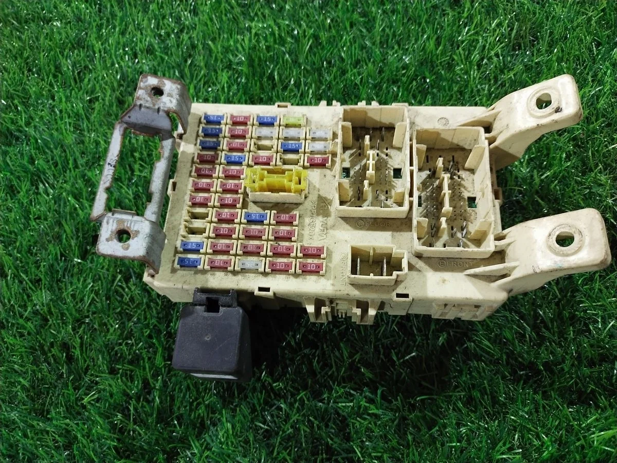 Блок предохранителей Hyundai Solaris