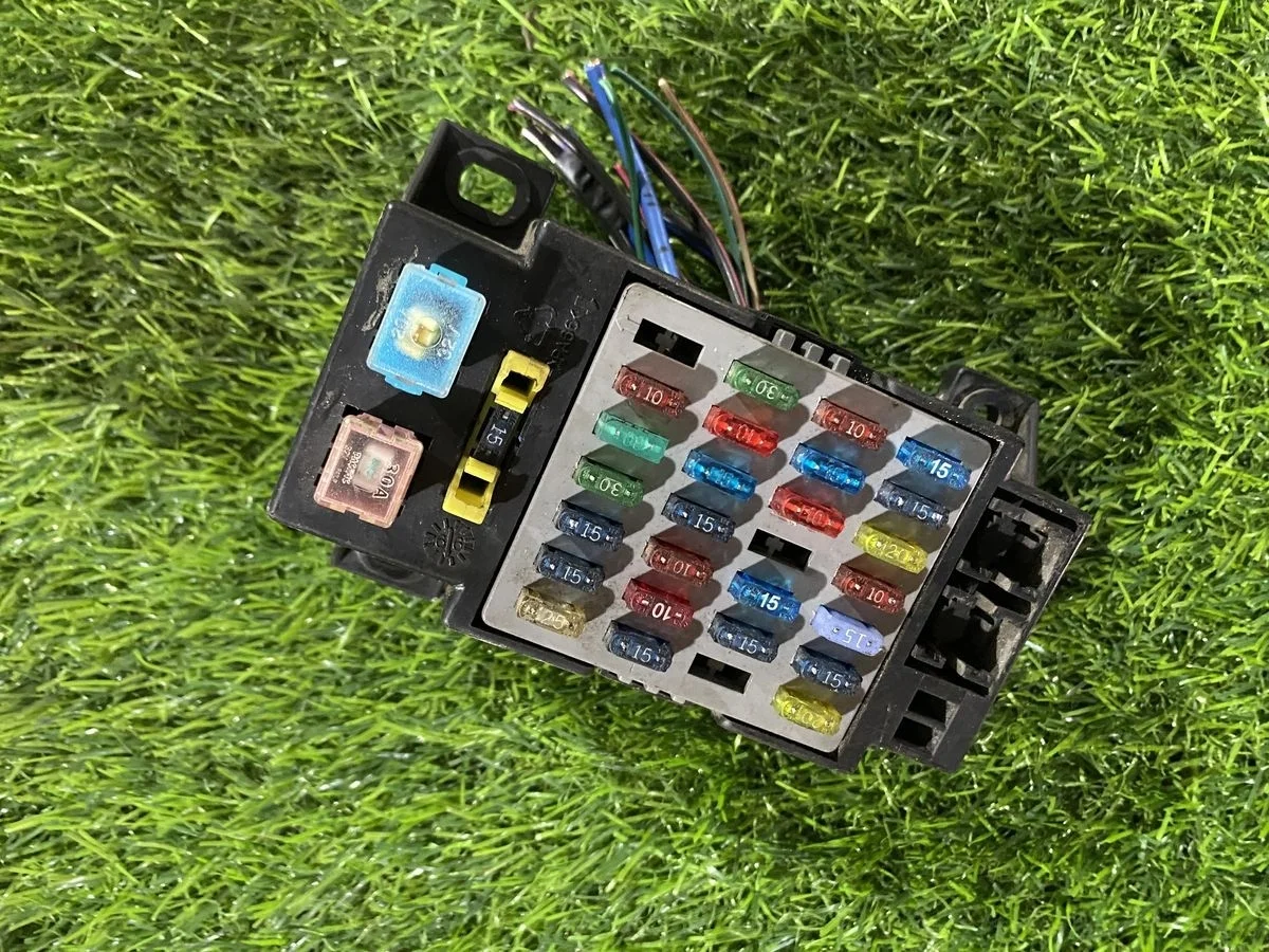 Блок предохранителей подходит Chevrolet Lacetti