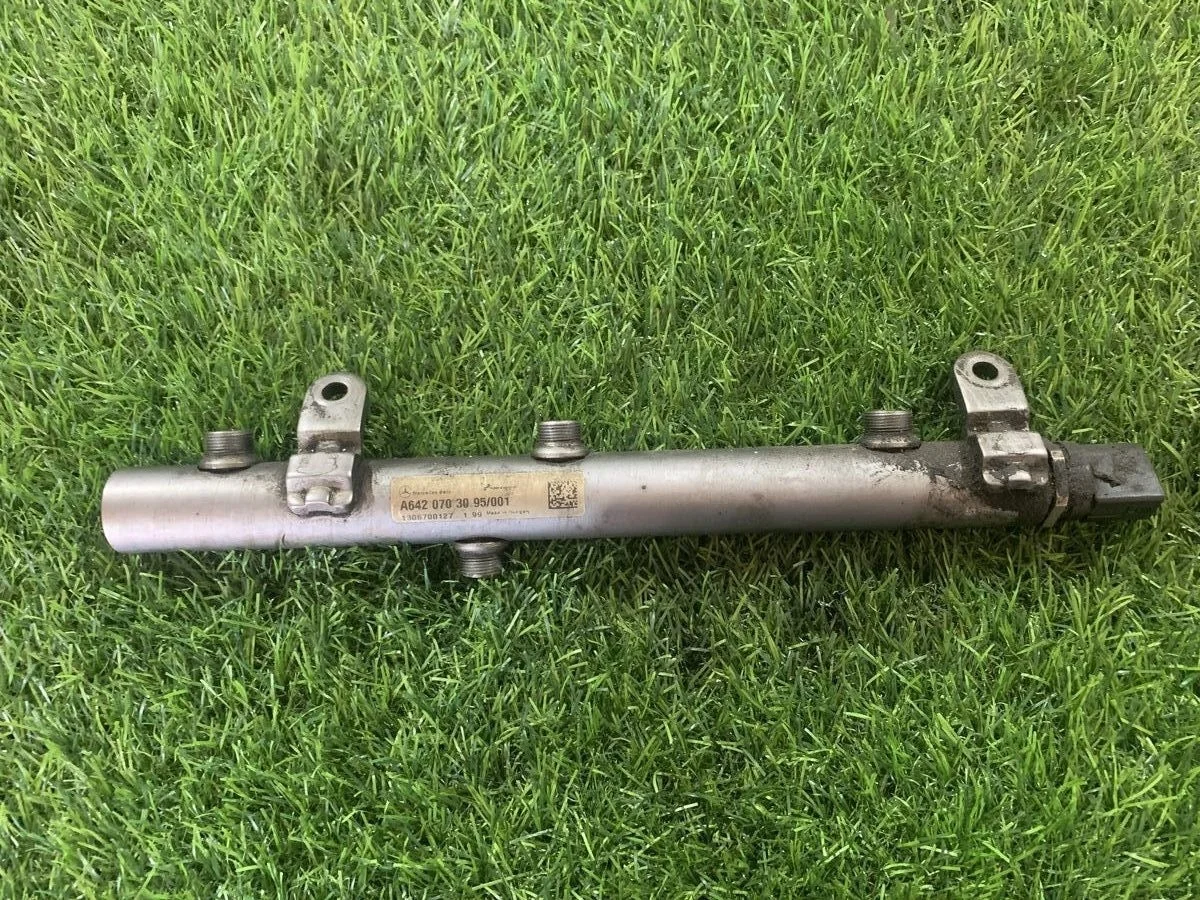 Топливная рейка Mercedes-Benz W164