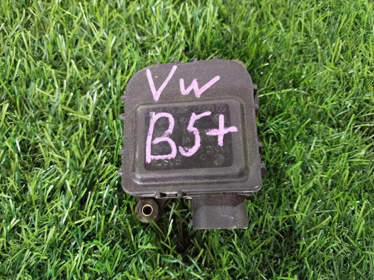 Моторчик заслонки печки Volkswagen Passat (B5) V