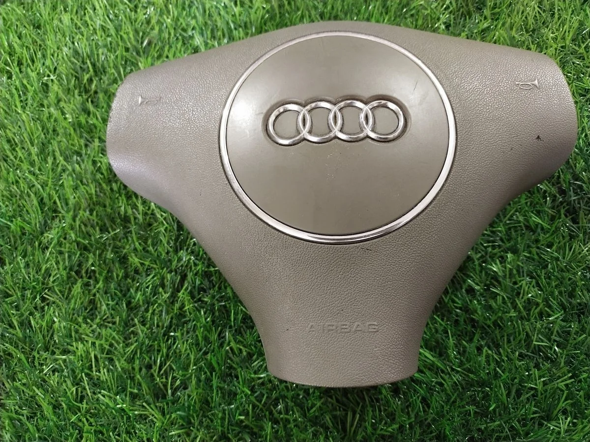 Подушка безопасности в рулевое колесо Audi A6