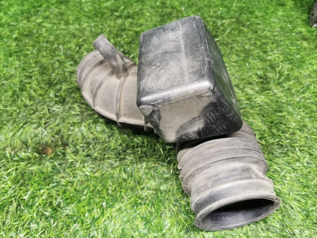 Патрубок воздушного фильтра Volvo S80 I (1998—2003)