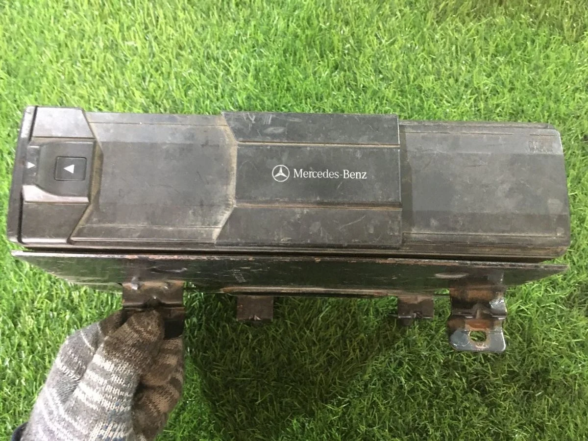 Ченджер компакт дисков Mercedes W220