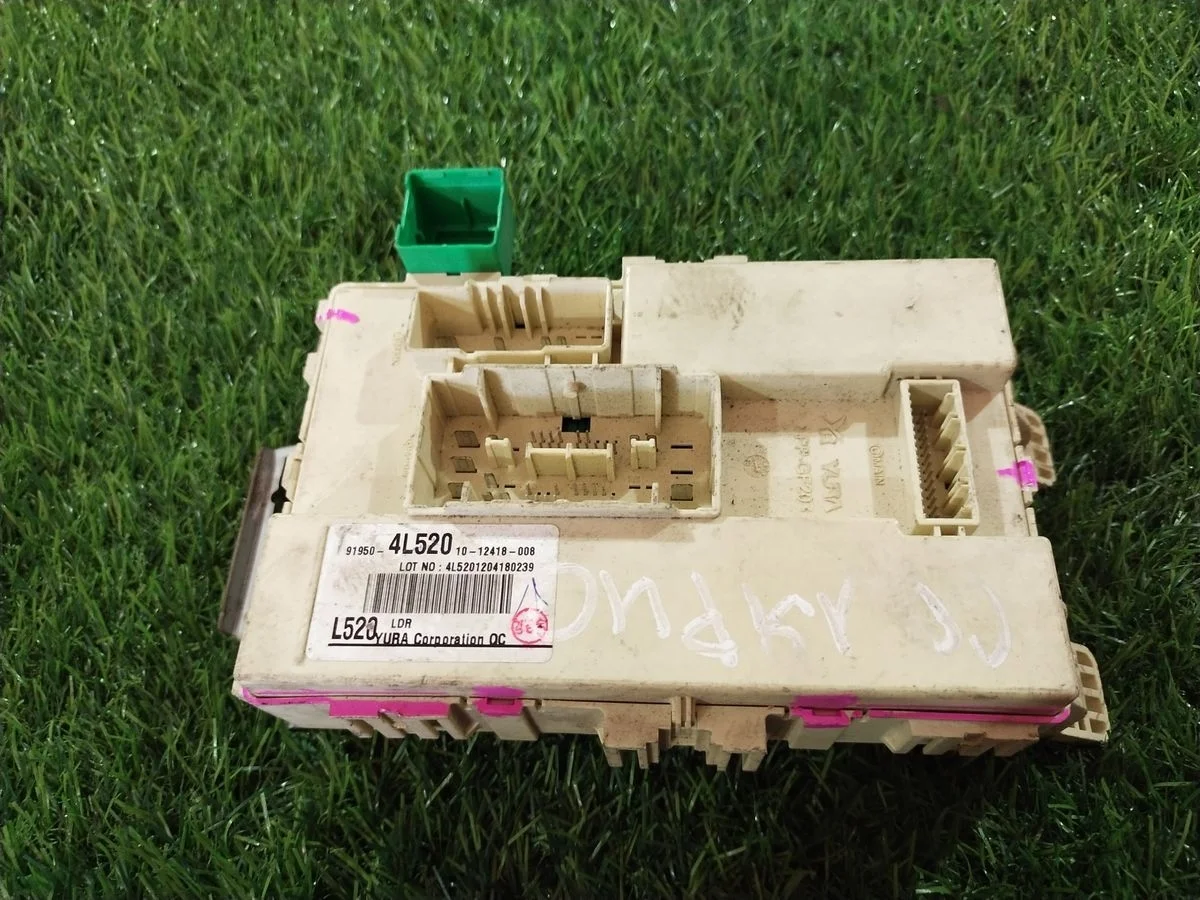 Блок предохранителей Hyundai Solaris I