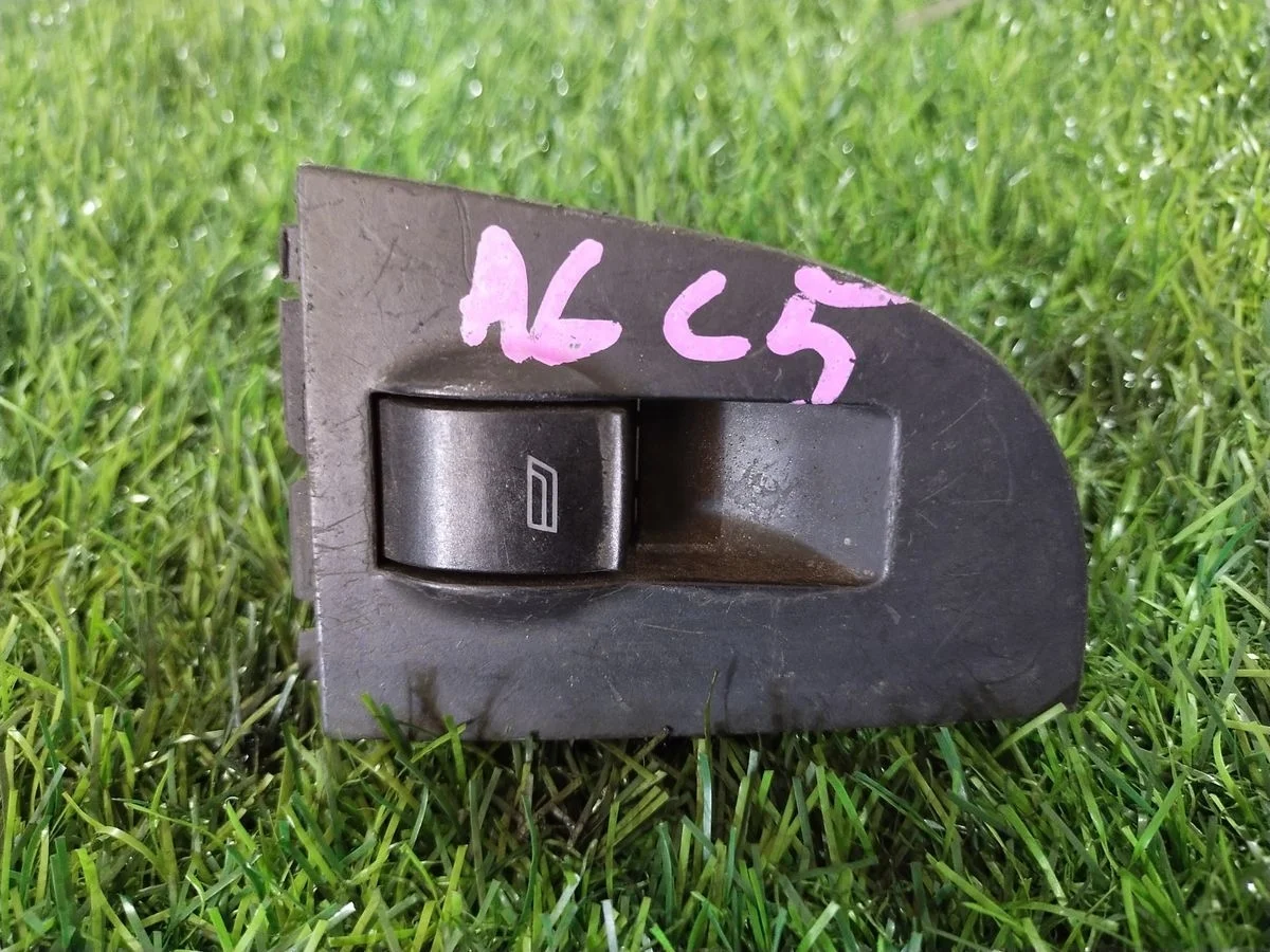 Кнопка стеклоподъемника Audi A6 Allroad Quattro C5 (2000—2006)