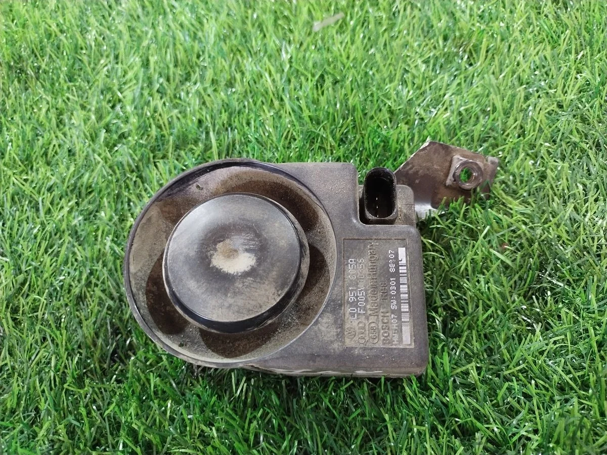 Сигнал звуковой Audi A8 (D3) II