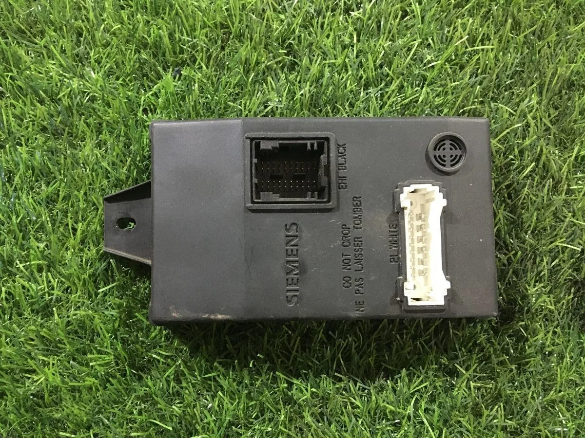 Блок управления дверьми Renault Logan 2008