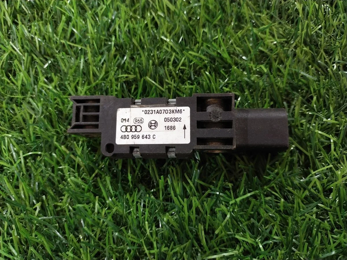 Датчик AIRBAG Audi A6 Allroad Quattro C5 (2000—2006)