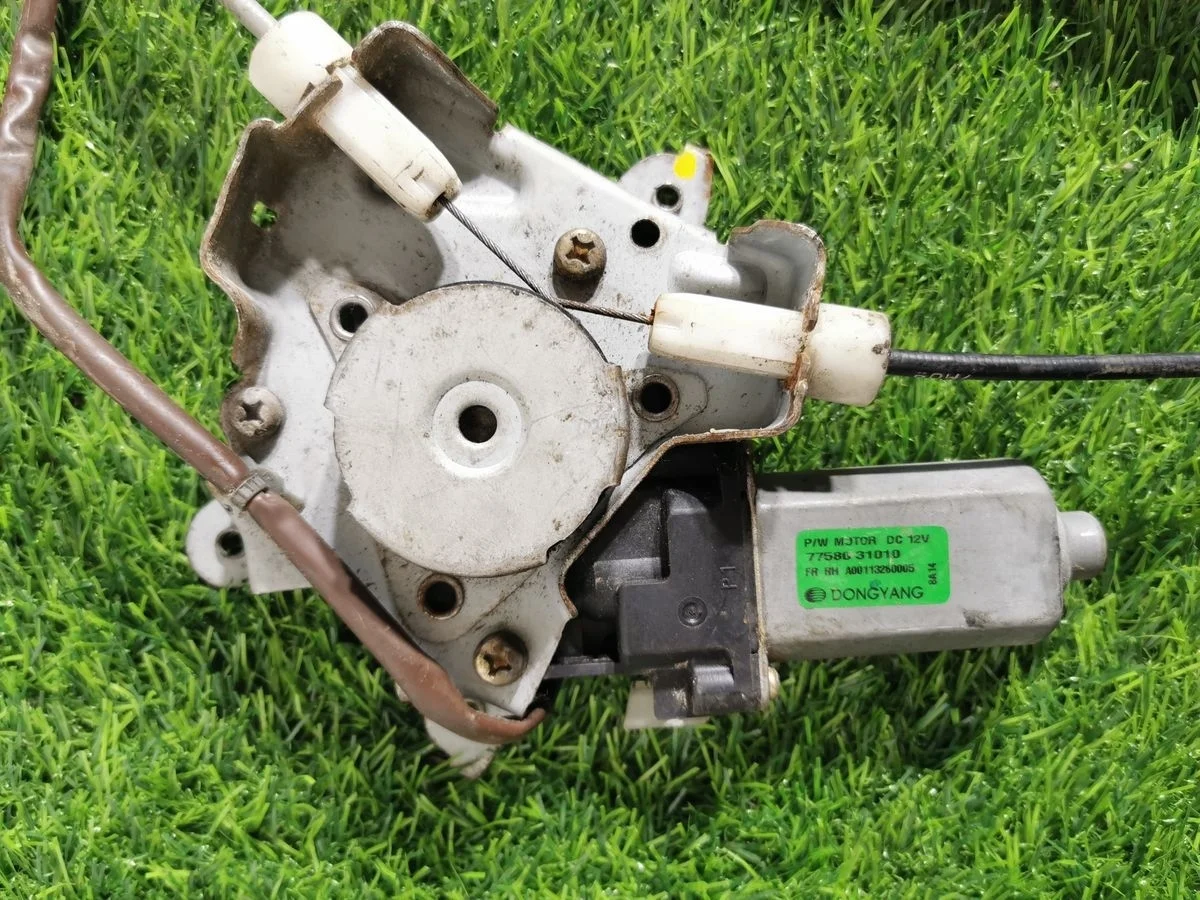 Стеклоподъемник Nissan Almera передний правый