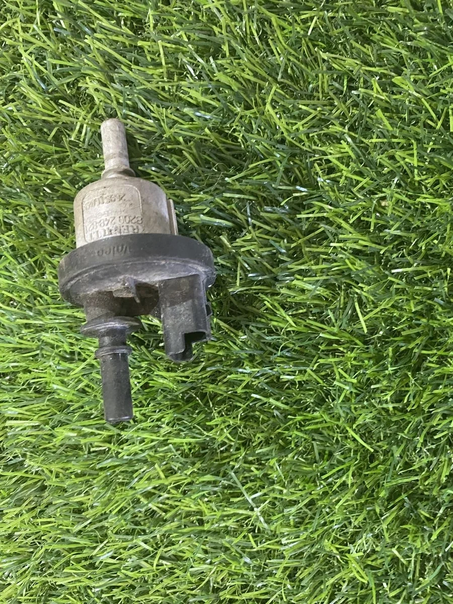 Клапан вентиляции бака Renault Logan