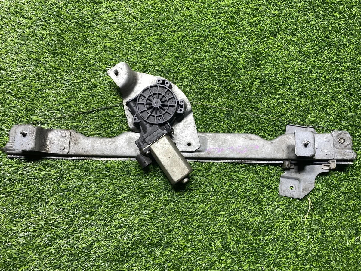 Стеклоподъемник передний правый эл. Renault Duster