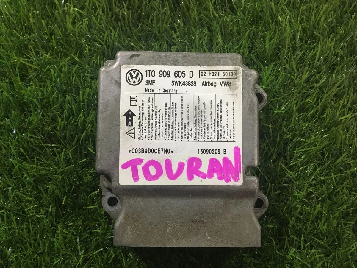 Блок управления airbag Volkswagen Touran