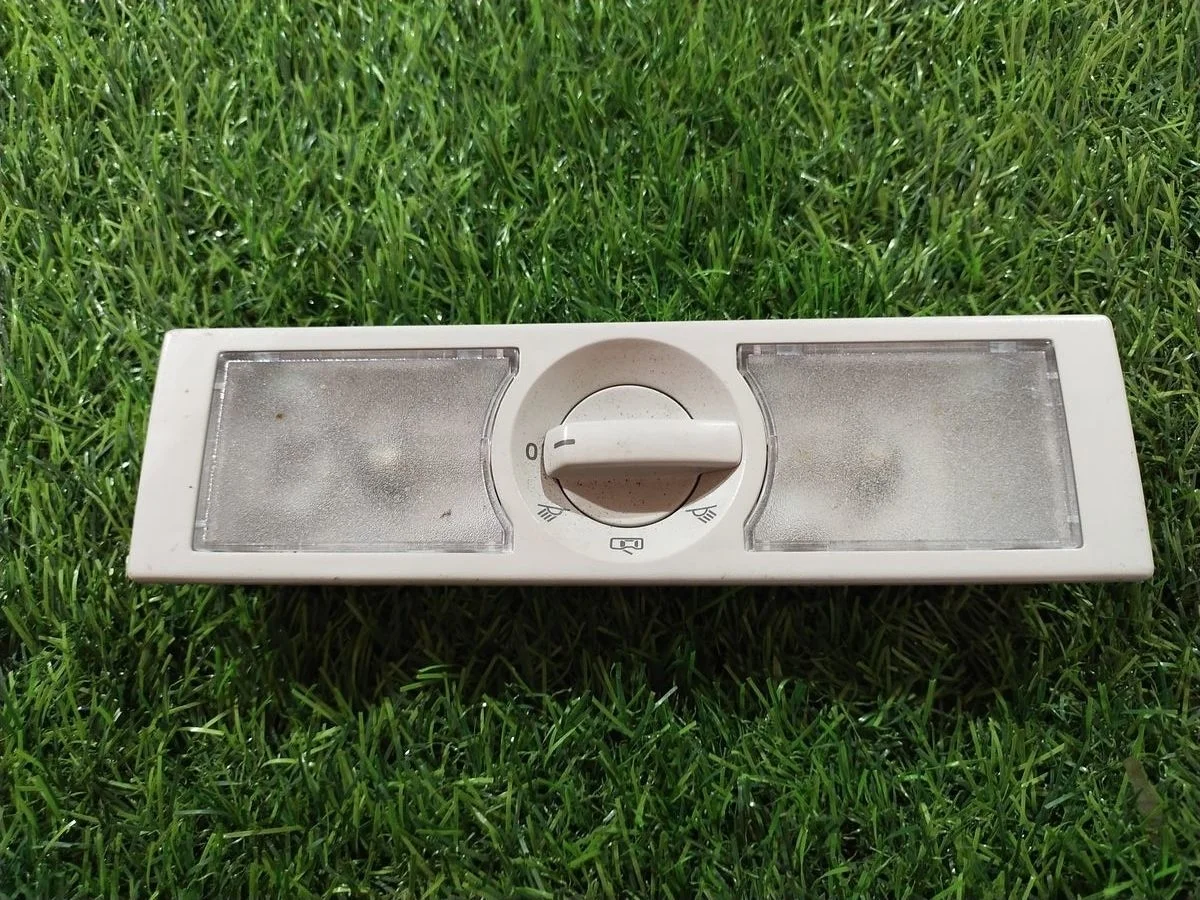 Плафон Volkswagen Jetta (NF) VI