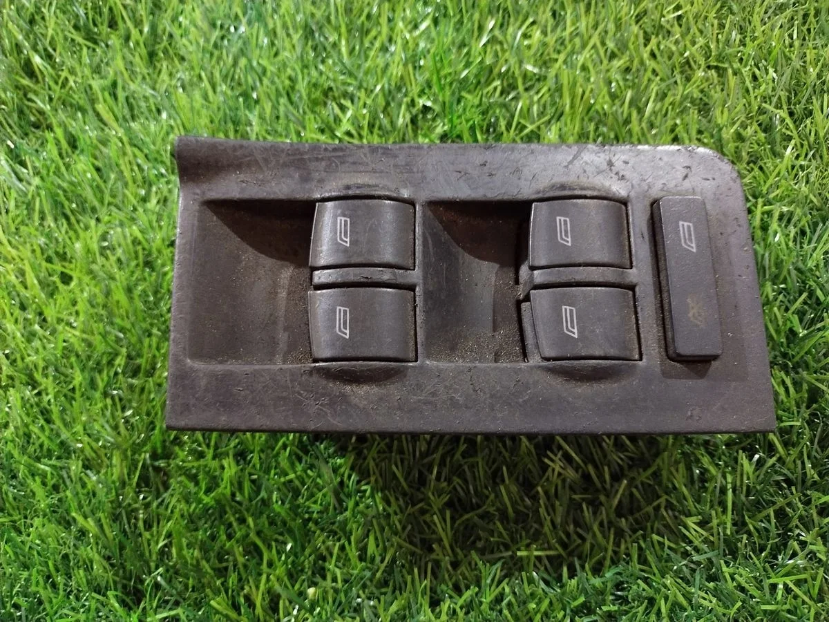 Блок управления стеклоподъемников Audi A6