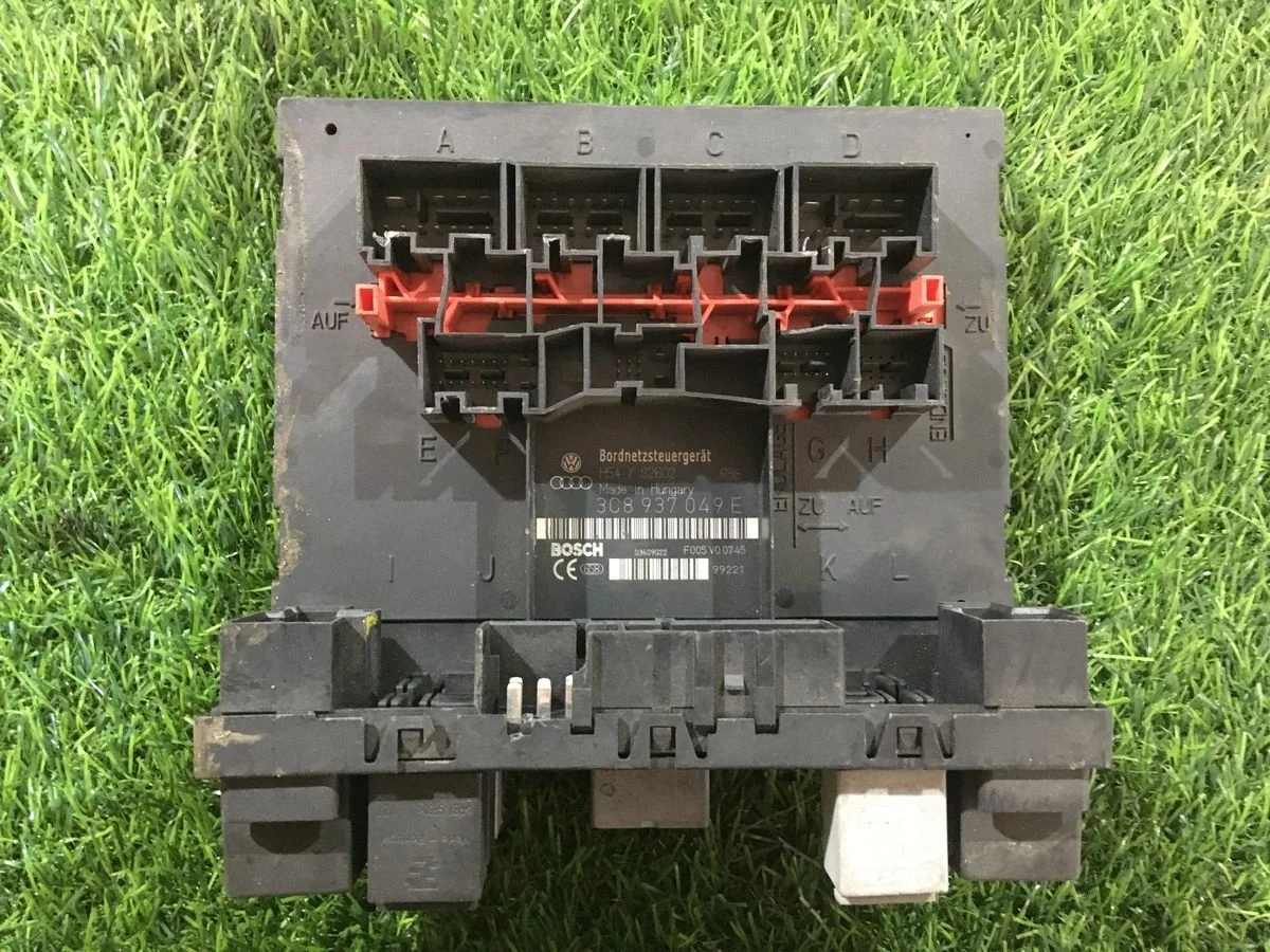 Блок управления VW Tiguan 2007-2011