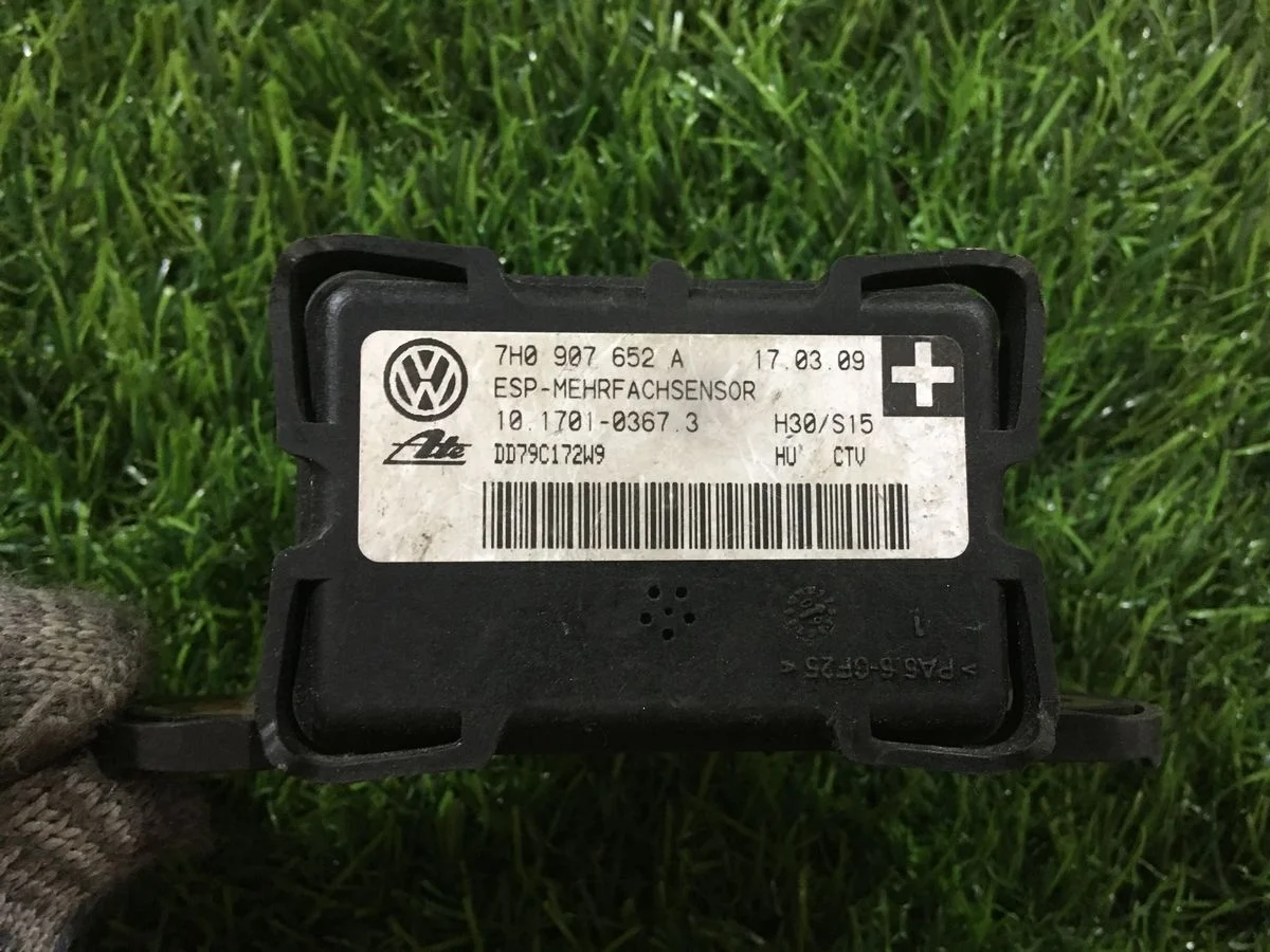 Датчик ускорения Volkswagen Touareg