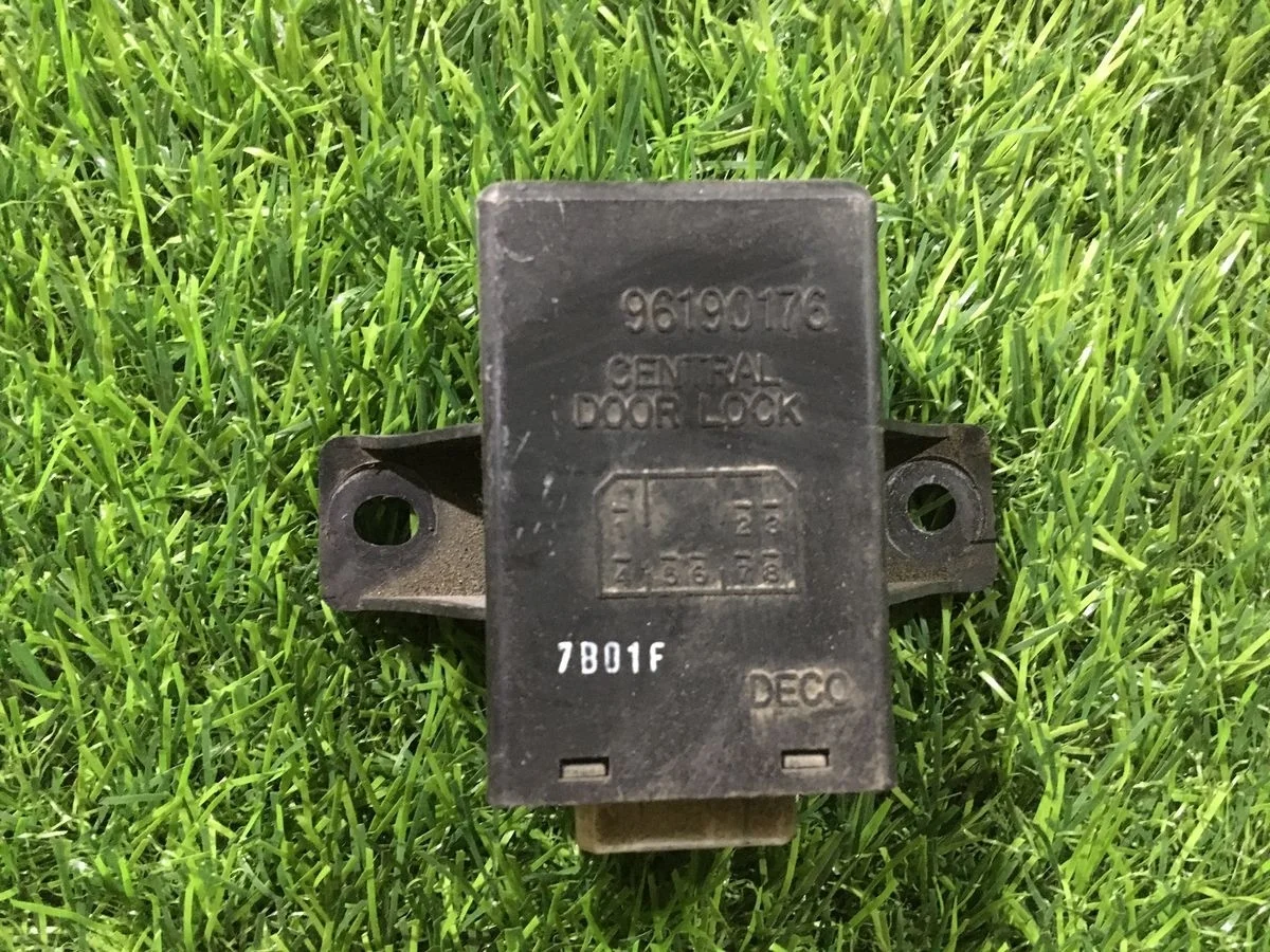 Блок управления  замком chevrolet lacetti