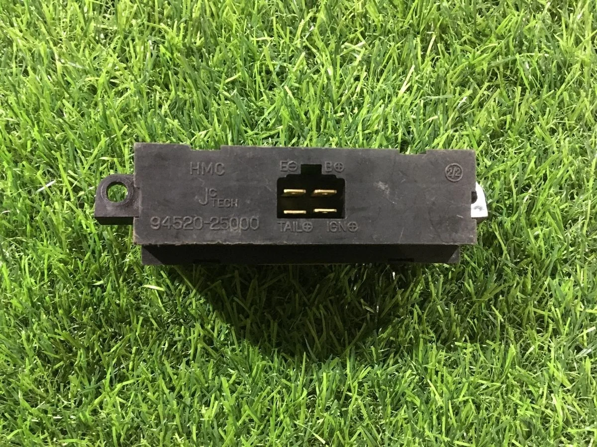 Часы Hyundai Accent II (1999—2012)