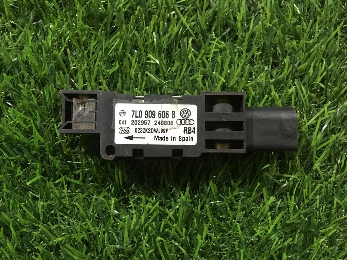 Датчик AirBag Volkswagen Touareg 2007