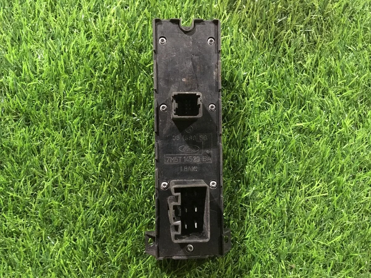 Блок управления стеклоподъемниками Ford Focus II