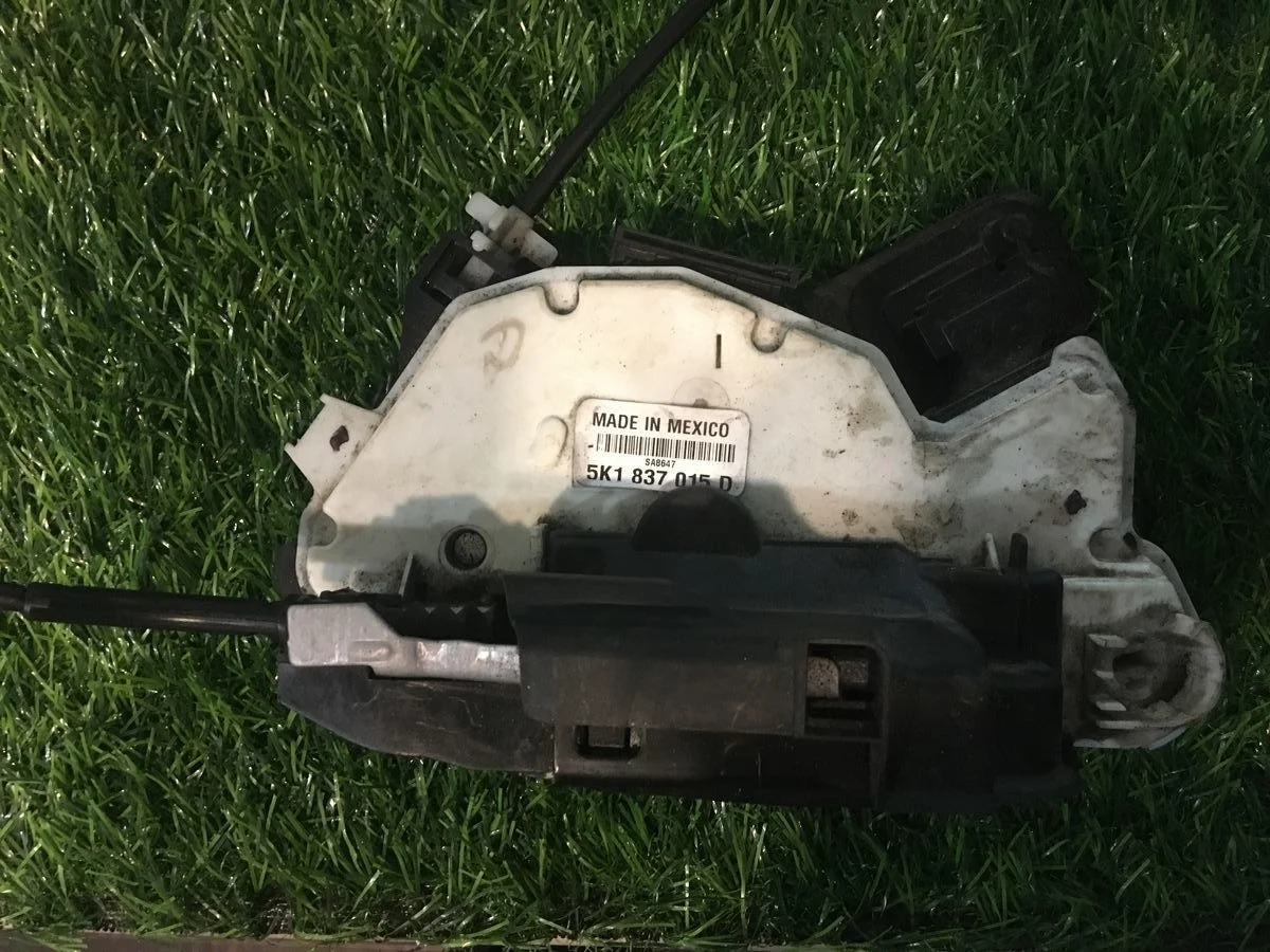 Замок двери водителя VW Golf6, Jetta6