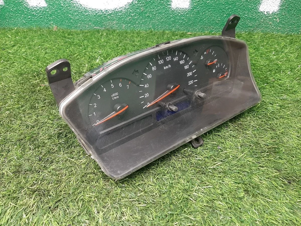 Панель приборов на Vortex Estina 1