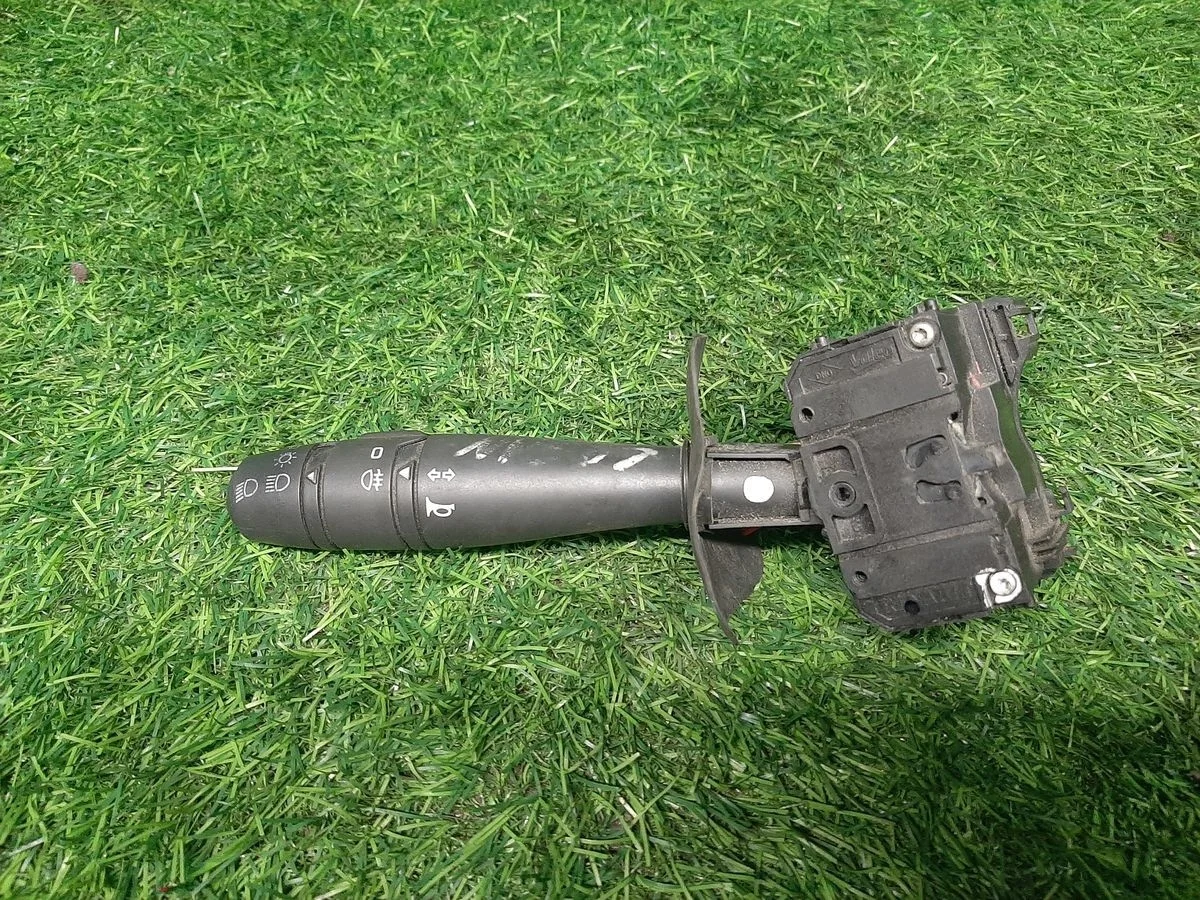 Переключатель подрулевой на Nissan Almera G15