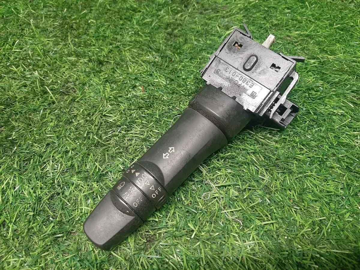 Переключатель подрулевой на Mitsubishi Lancer X