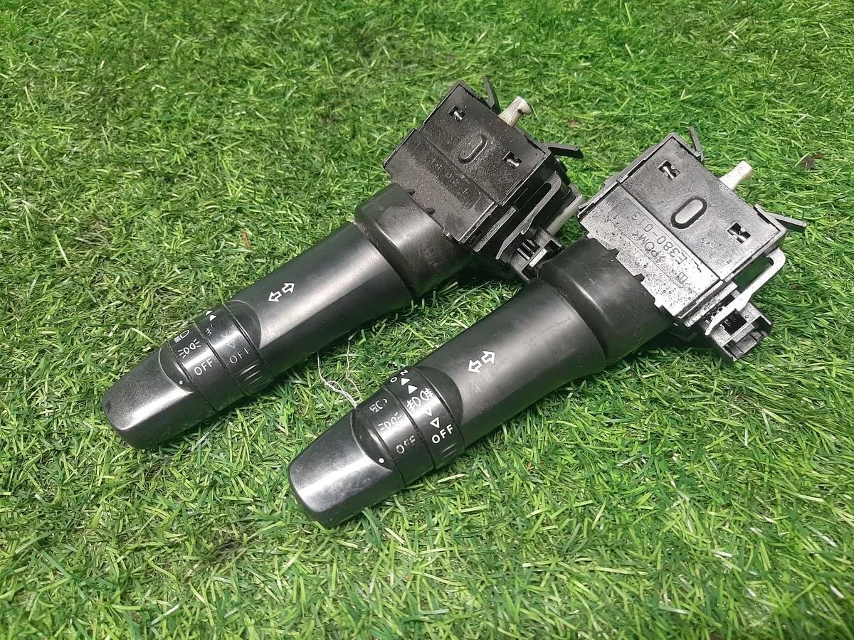 Переключатель подрулевой на Mitsubishi Lancer X