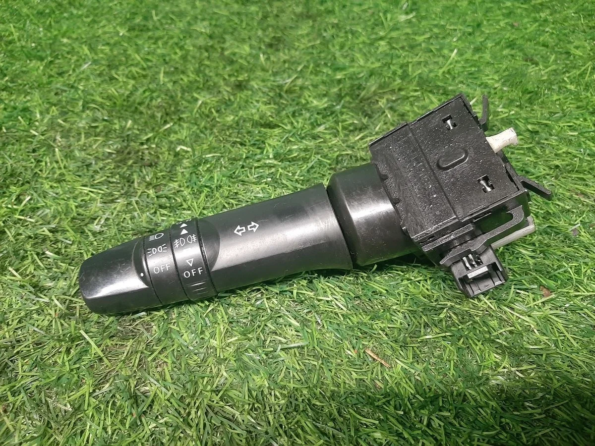 Переключатель подрулевой на Mitsubishi Lancer X