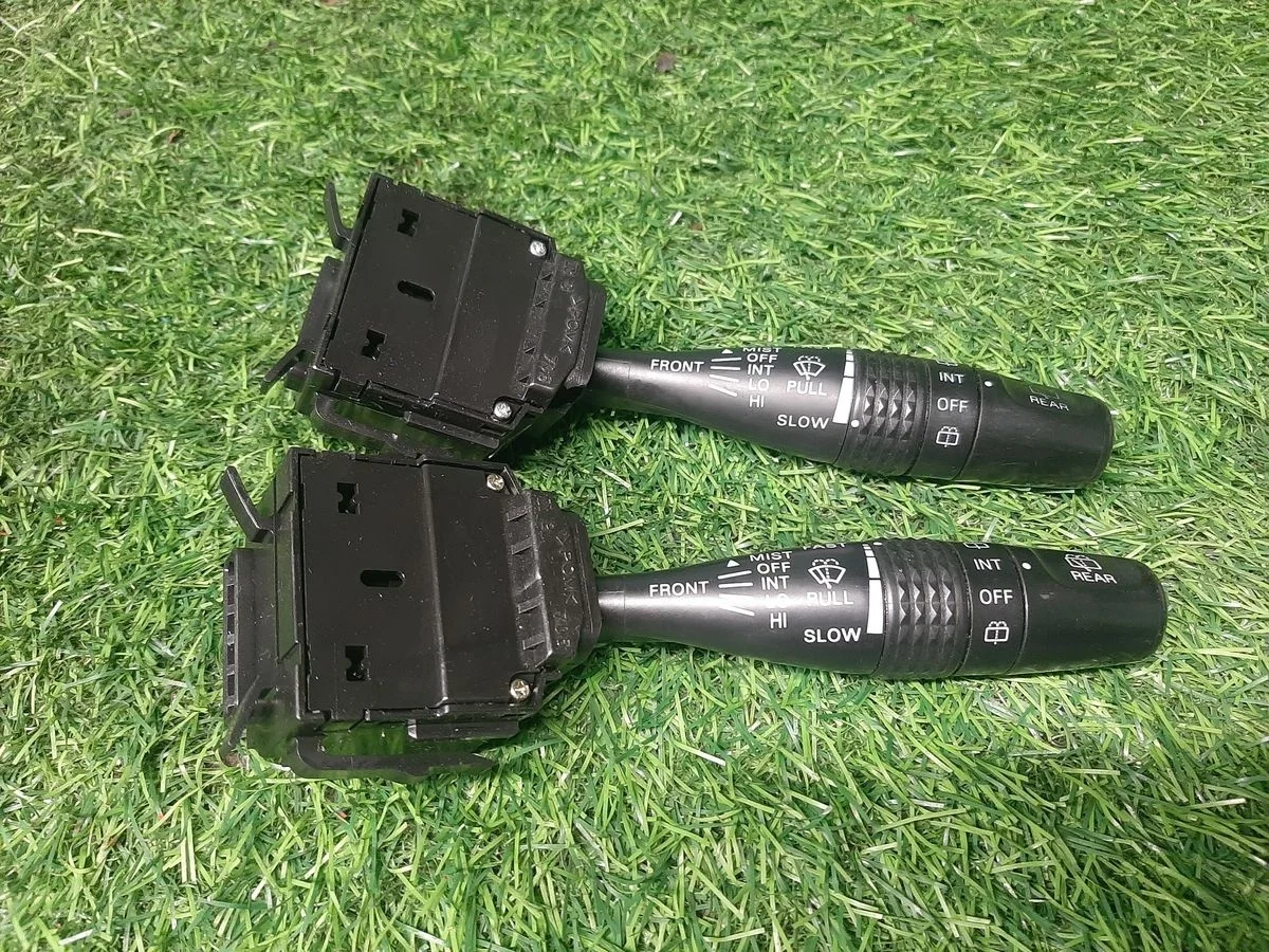 Переключатель подрулевой на Mitsubishi Outlander