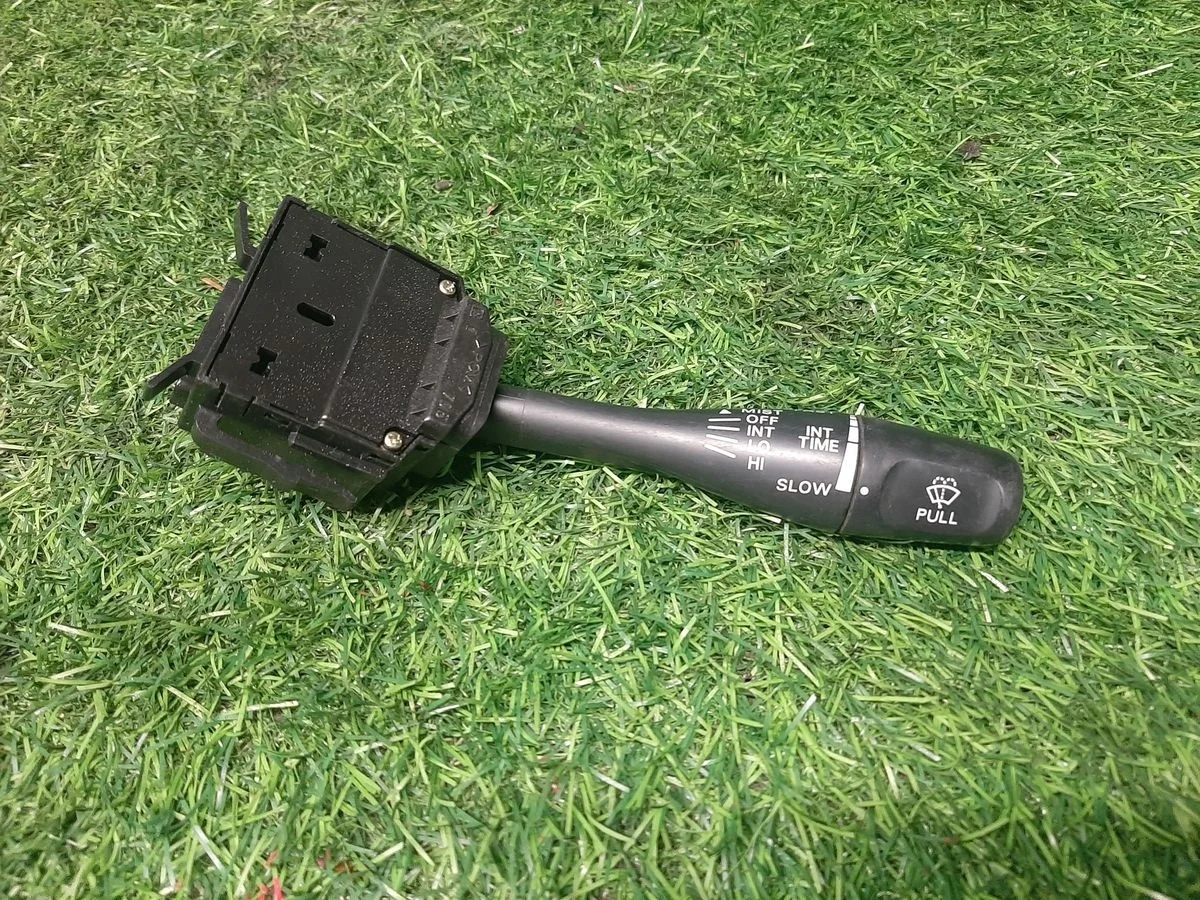 Переключатель подрулевой на Mitsubishi Lancer 9