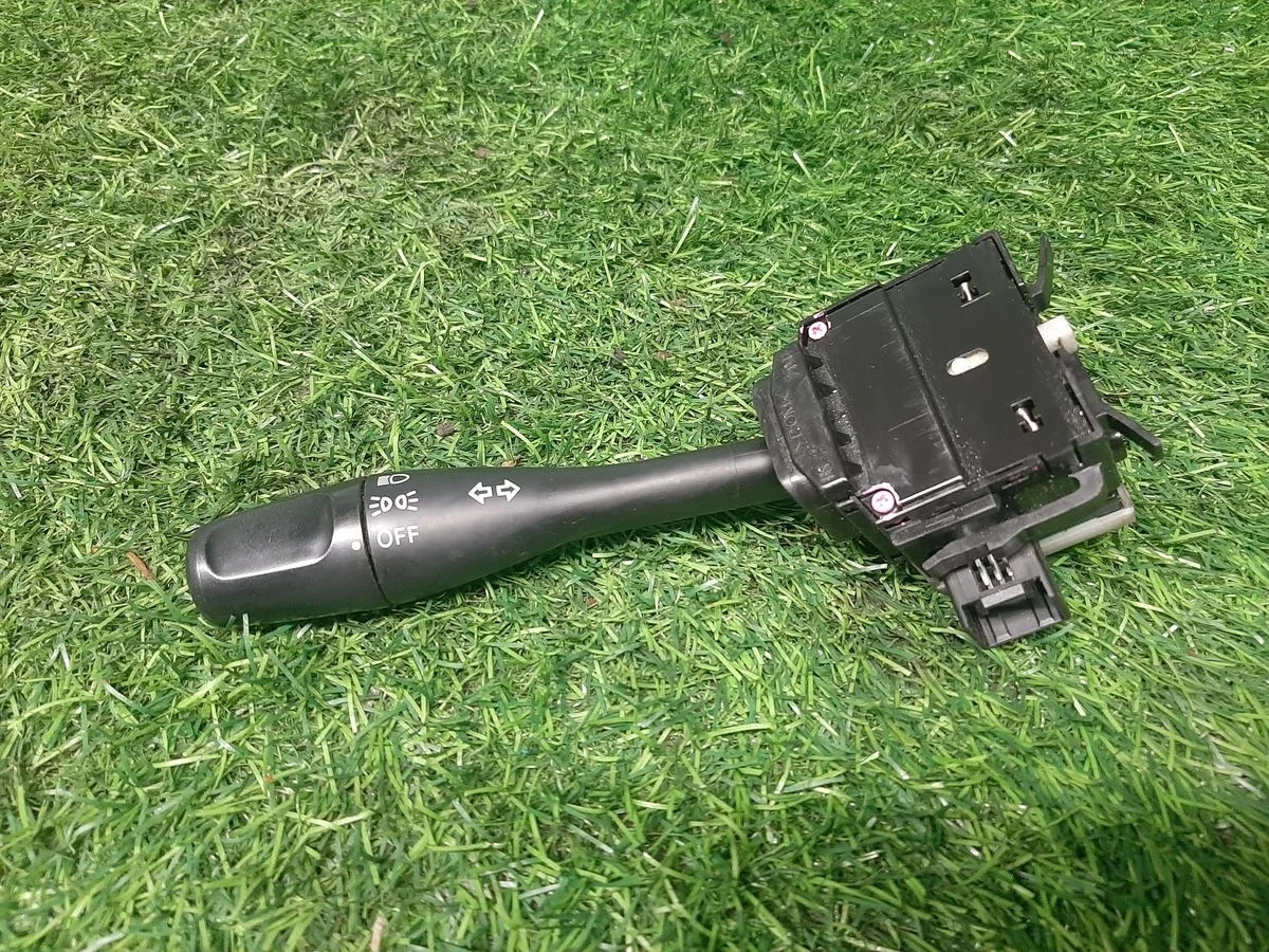 Переключатель подрулевой на Mitsubishi Lancer 9