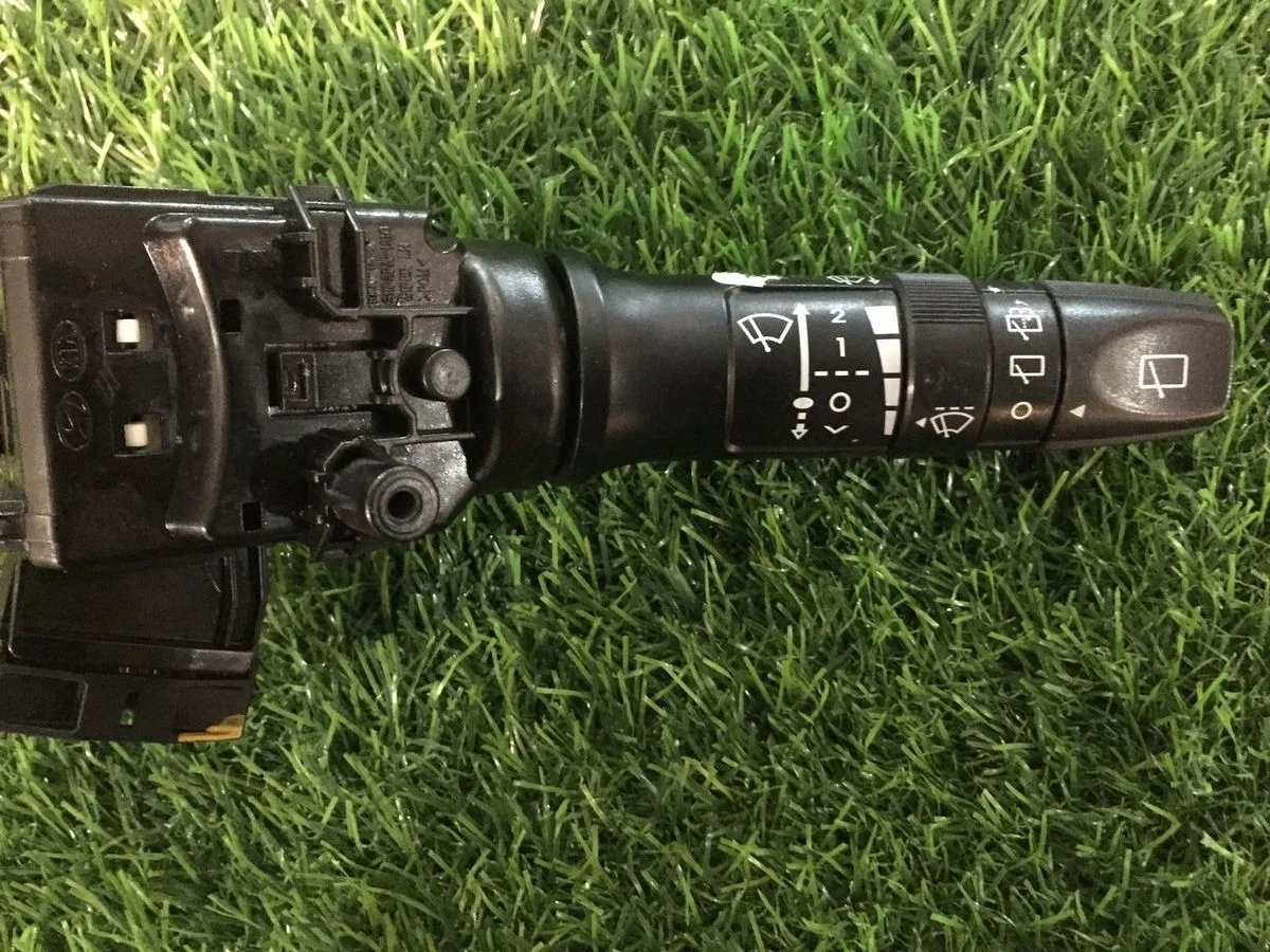 Переключатель стеклоочистителей Kia Rio III