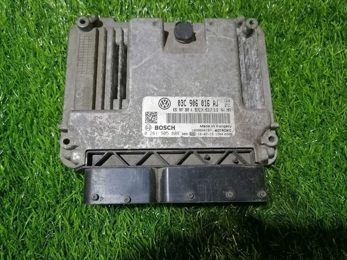 Блок управления двигателем Volkswagen Golf Mk6
