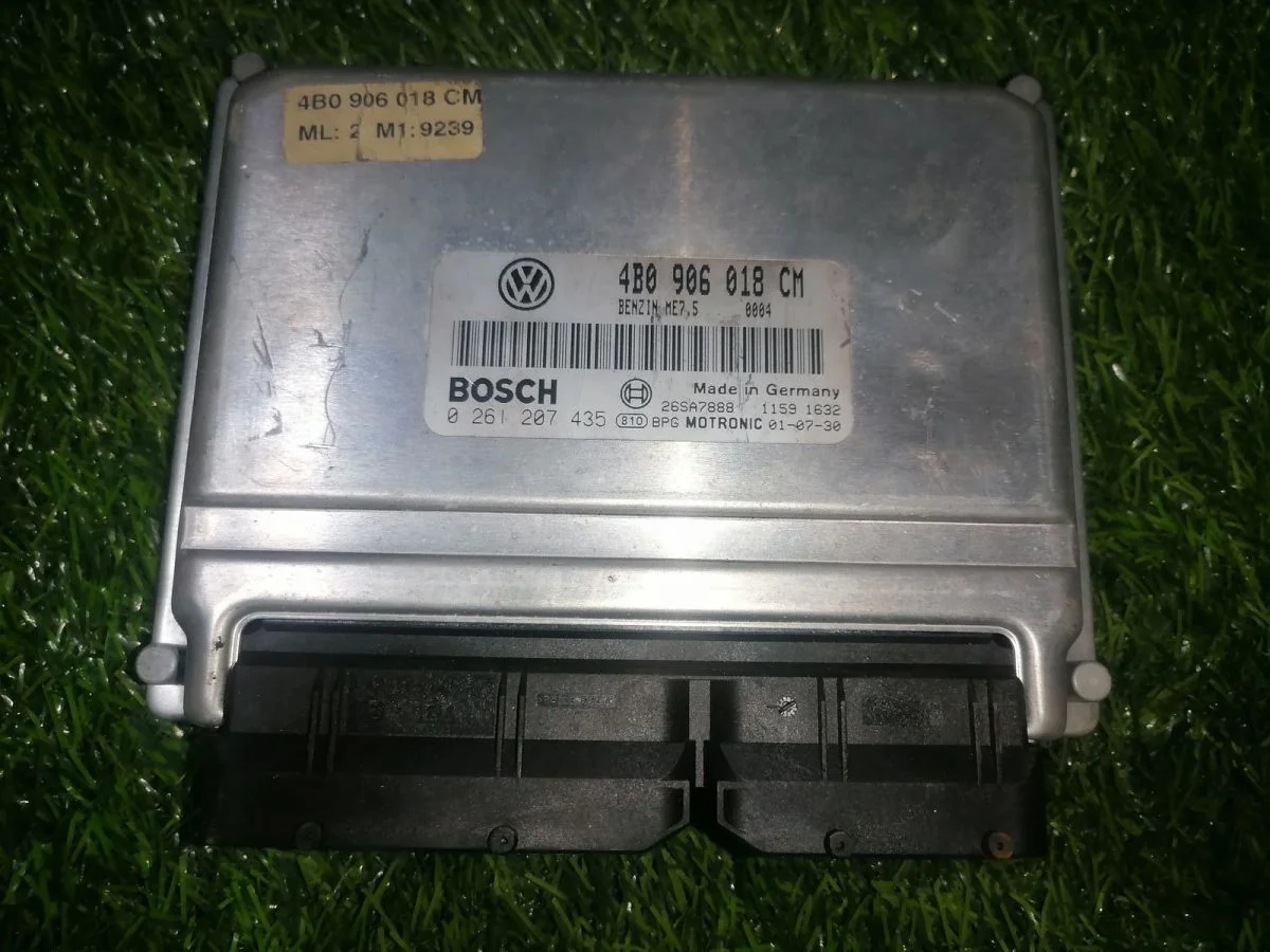 Блок управления двигателем Volkswagen Passat B5