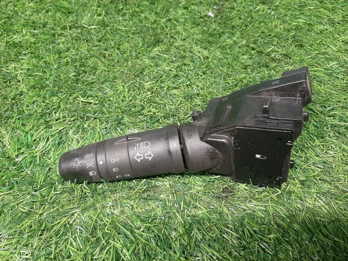 Переключатель поворотов на Nissan Primera P12