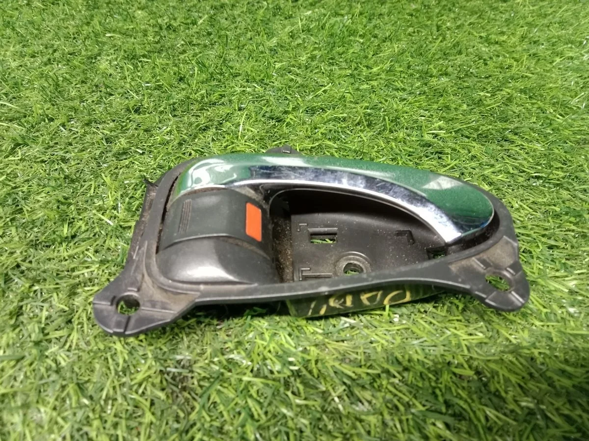 Ручка двери внутренняя правая Toyota RAV 4