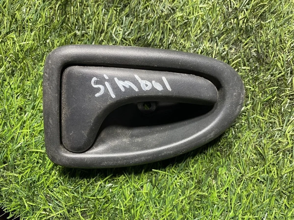 Ручка двери внутренняя правая Renault Symbol I (1999—2002)