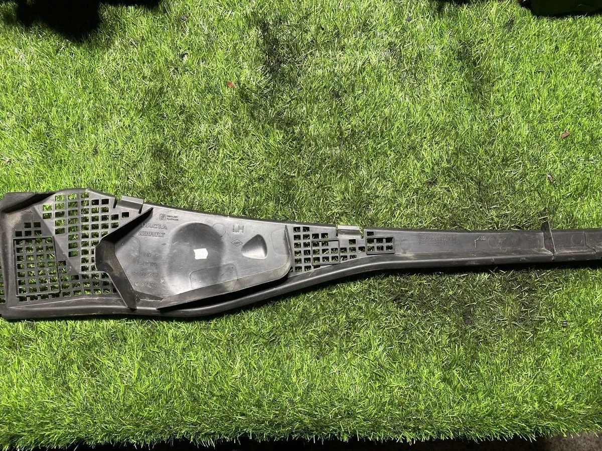 Решетка стеклооч. (планка под лобовое стекло) Renault Logan I (2004—2009)