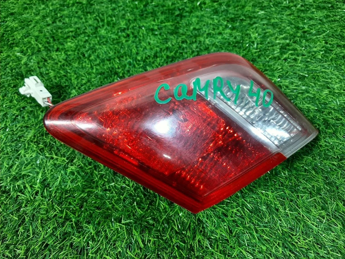 Фонарь правый на Toyota Camry V40