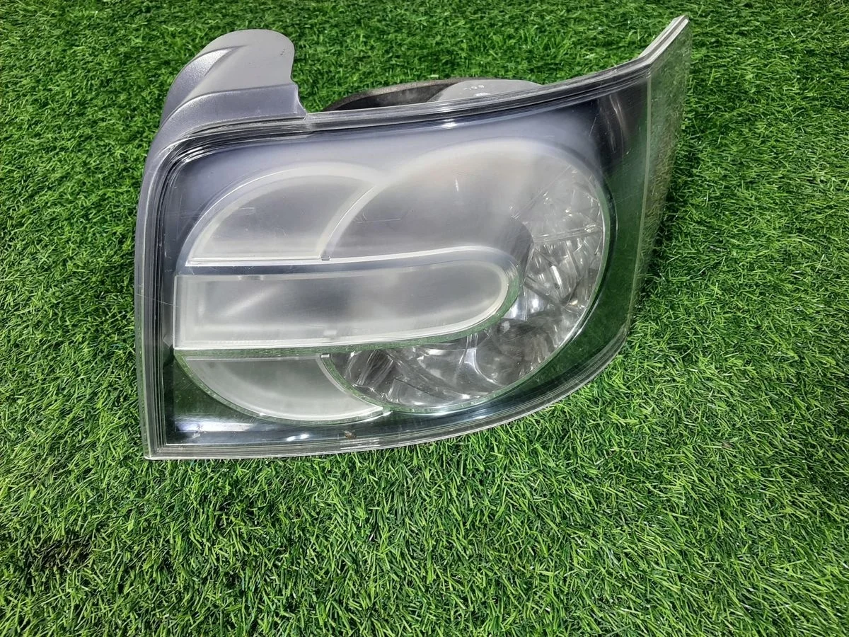 Фонарь правый на Mazda CX-7